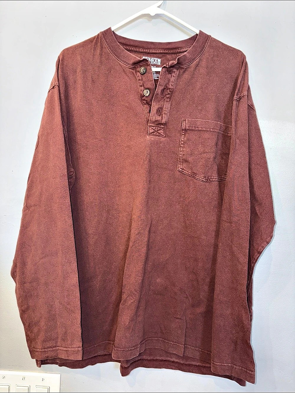 Duluth Trading Co Longtail T Men’s Large Henley Long Sleeve Burgundy Cotton